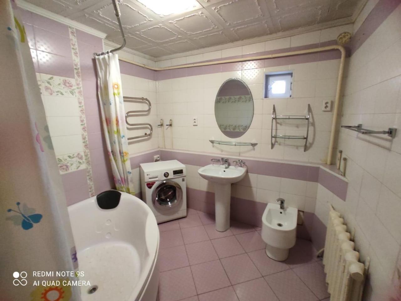 Hostel "Ormanova" Ałma Ata Zewnętrze zdjęcie